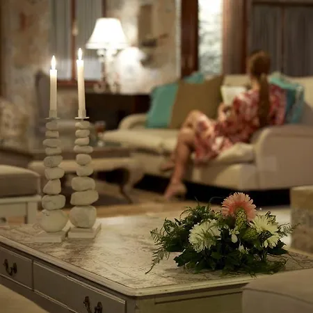 Porto Vitilo Boutique 3* Karavostasi (East Mani)