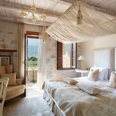 Porto Vitilo Boutique Karavostasi (East Mani)