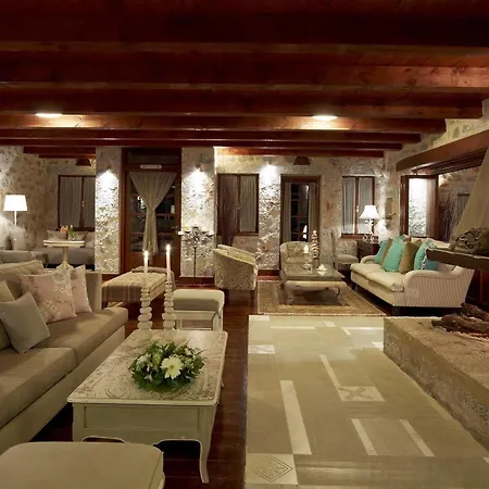 Porto Vitilo Boutique Karavostasi (East Mani)
